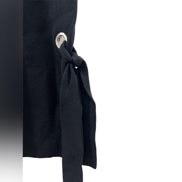 INTERMIX Top Black Leigh Grommet Sleeveless Size Small‎ - Picture 5 of 9